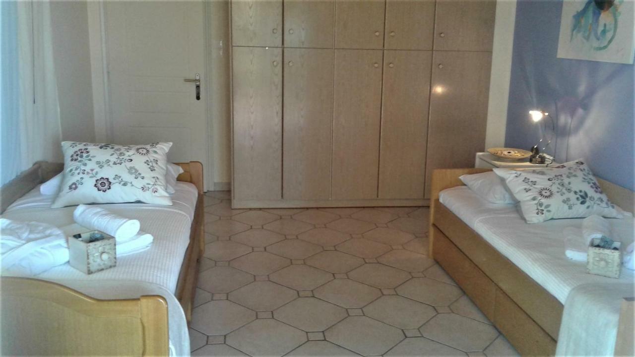 Villa "Eva" - Entire Beachfront Holiday Home - 4S Agia Marina  Extérieur photo